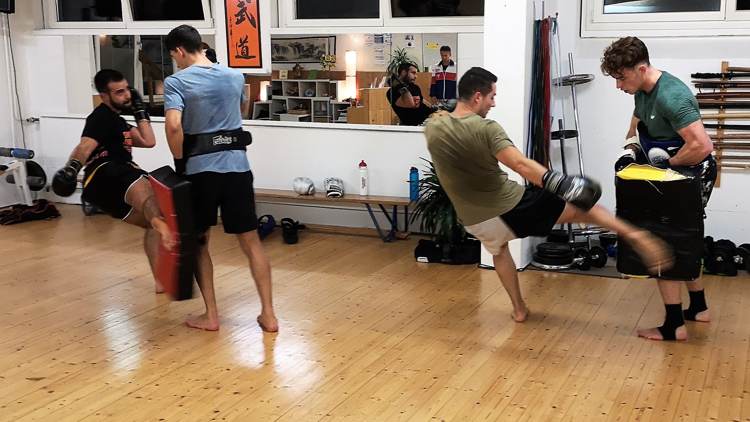 Low-Kick Low-Kick